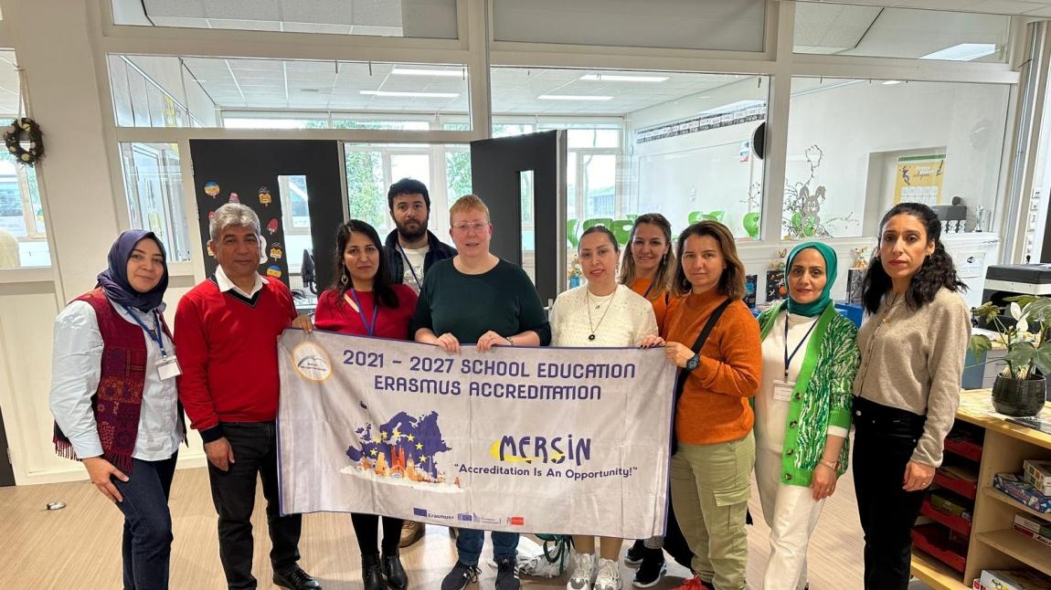 Okulumuzdan Öğretmenlerimiz, Erasmus kapsamında Almanya'nın Dorsten şehrini ziyaret ettiler, Okulları ve uygulanan teknik ve yönetmeleri yerinde gözlemlediler.